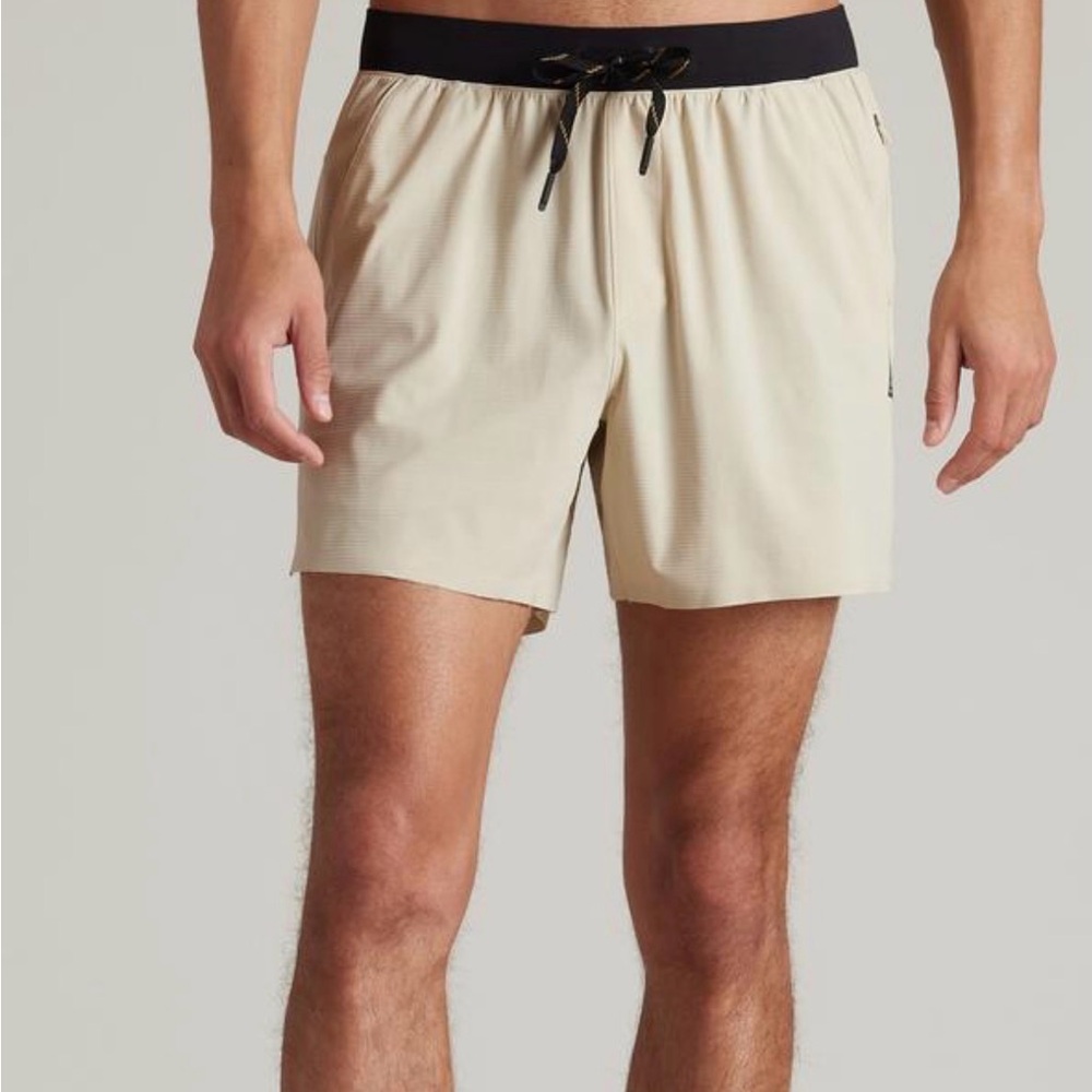 Rhone Invictus 5” Ripstop Shorts Sandstorm NWT Small Performance Athleisure $84